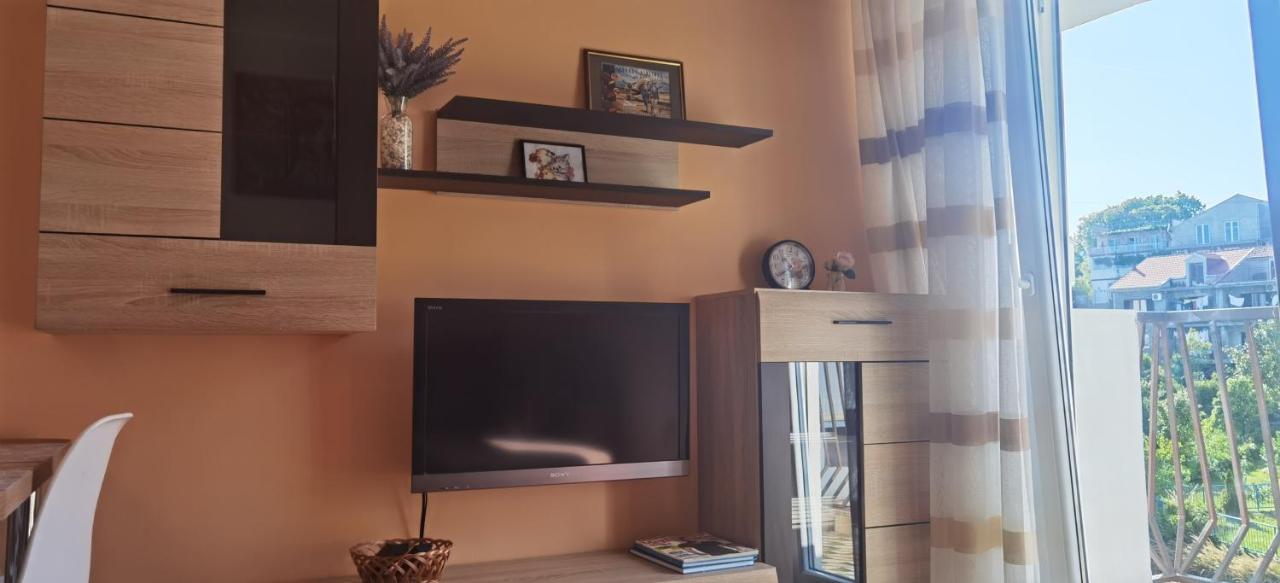 Dlx Apartman Adriatics Herceg Novi Exteriör bild