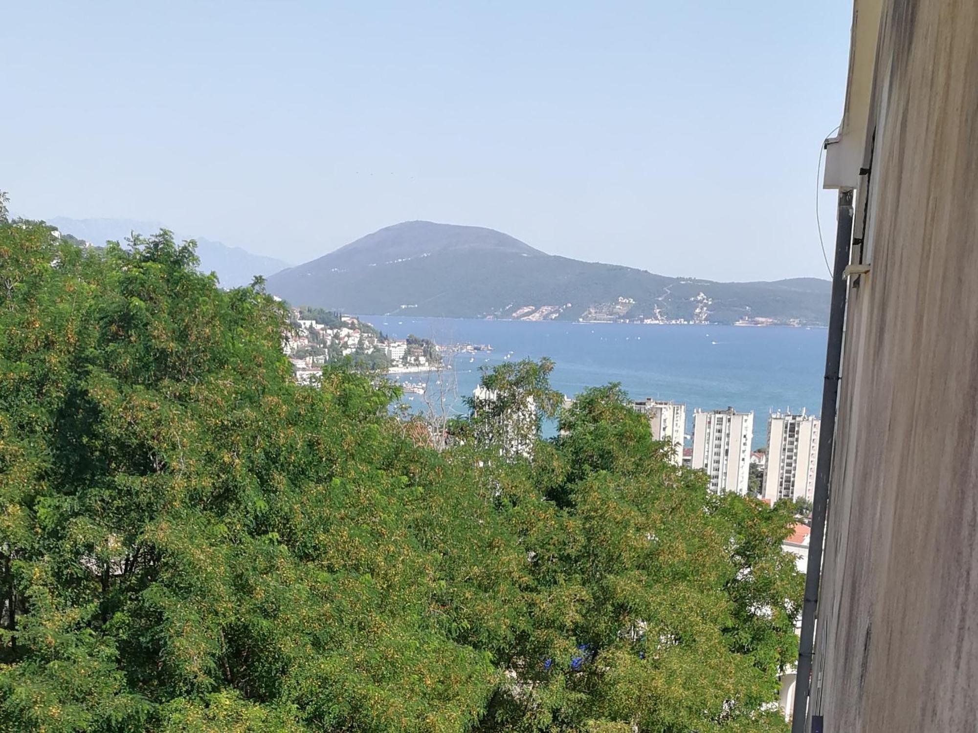 Dlx Apartman Adriatics Herceg Novi Exteriör bild